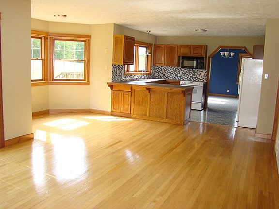 5th image of 4002 Windsong Dr