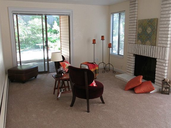 4th image of 10019 NE 122nd St #Lb