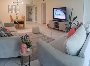 550 Oaks Ln APT 202, Pompano Beach, FL 33069