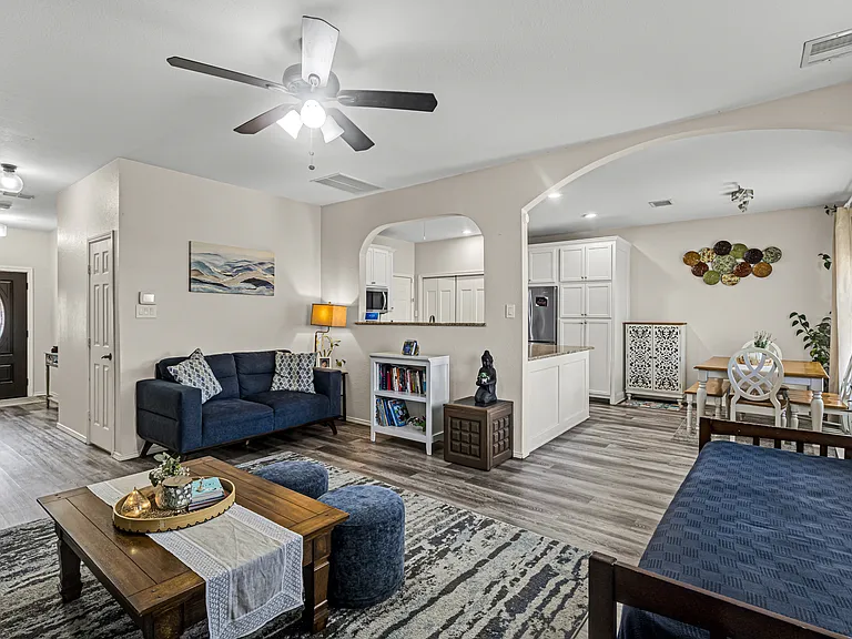 11833 Porcupine Dr — Photo 1