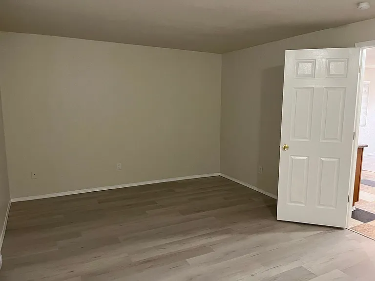Skandi Villa in Edmonds | Boutique Apartments with Modern Touches | 1 MONTH FREE! — Photo 26