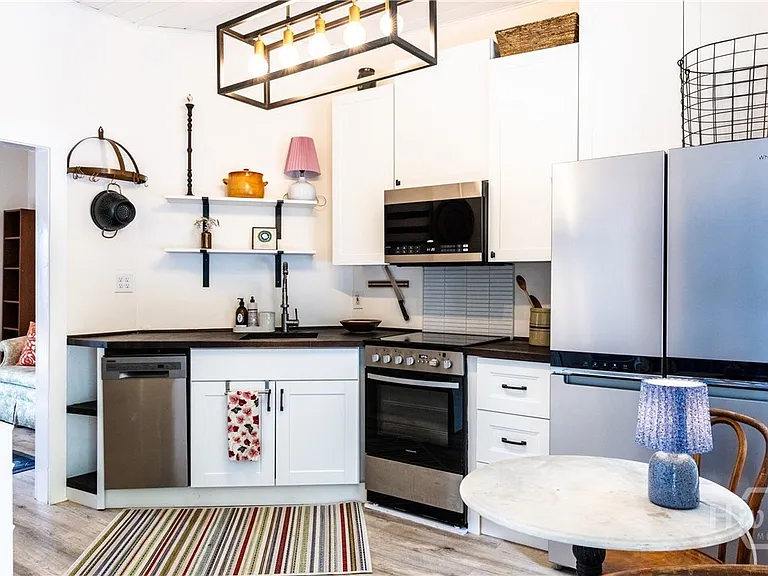 524 E Charlton St — Photo 3