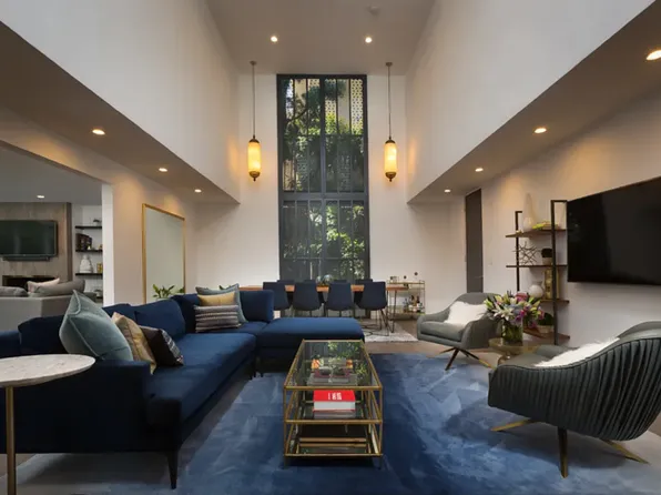 1011 N San Vicente Blvd #1011, West Hollywood, CA 90069