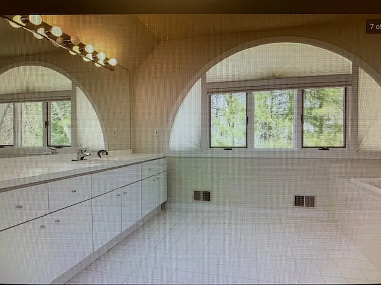 10 Honeysuckle Ln — Photo 13