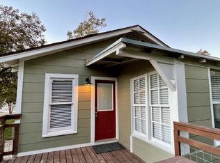 1075 1/2 W Coll St, New Braunfels, TX 78130