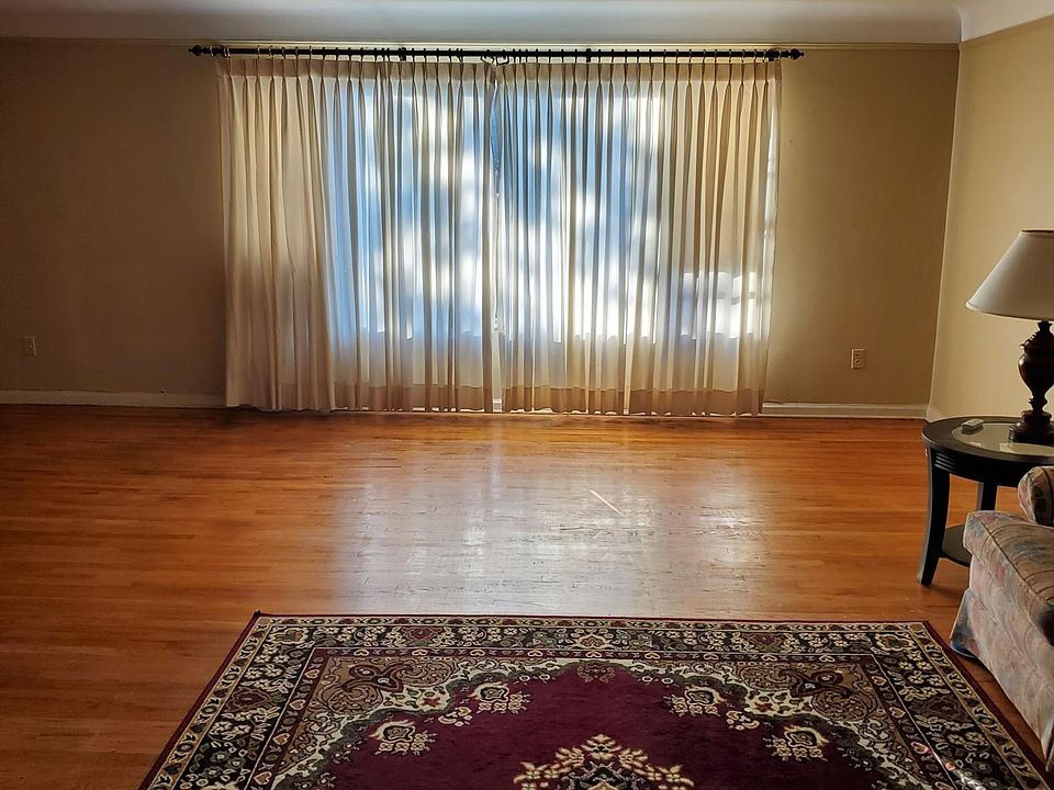 1st image of 20218 Stratford St