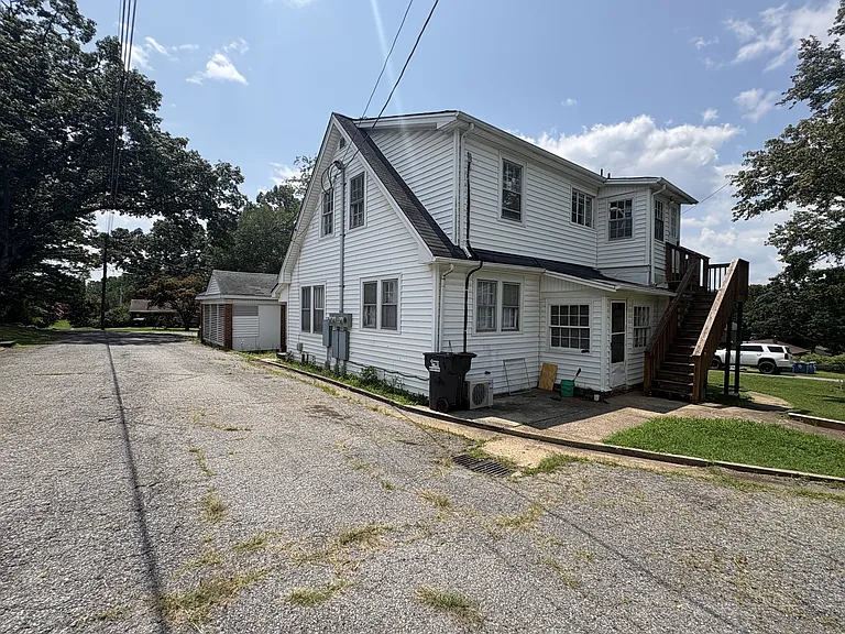 142 Grove Ave #C — Photo 14