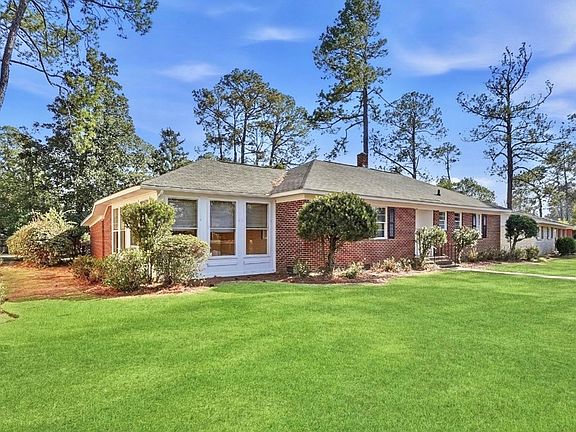 3rd image of 2108 Robinhood Rd