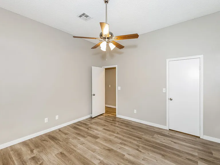360 Dooley Dr — Photo 10