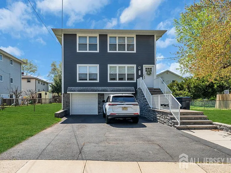 36 Van Buren Ave — Photo 1