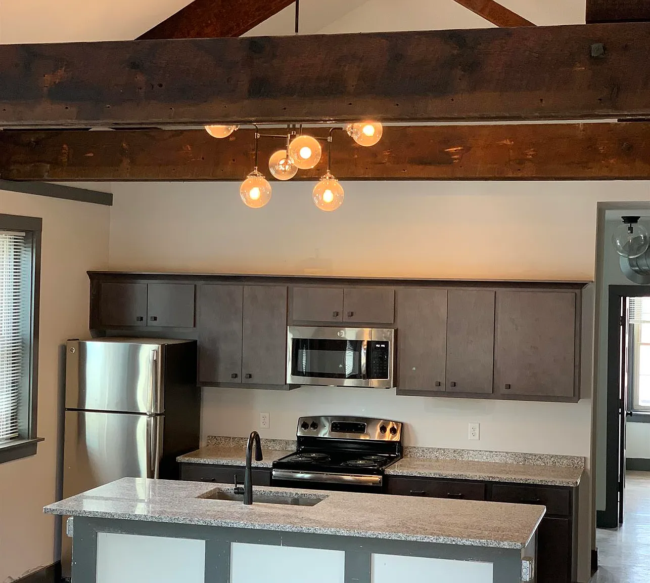 2616 Short Vine — Photo 1