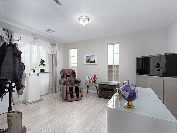 3rd image of 3930 Jacob Lake Cir