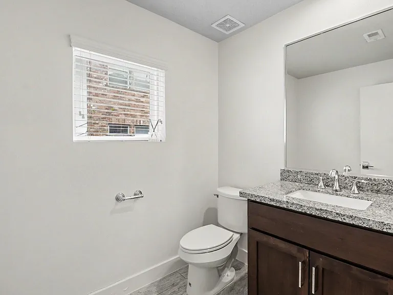 715 Hartman St — Photo 16
