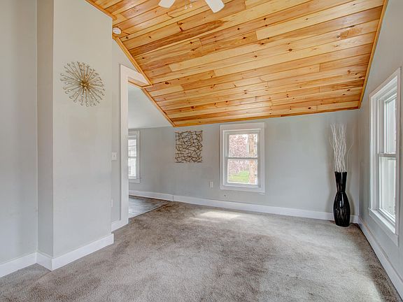 High 10_ Ceiling in Open Living Area