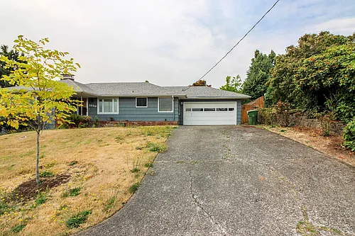 1550 Corina Dr SE Photo 1