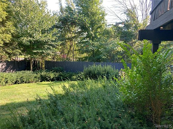 4th image of 8026 Ridge Rd
