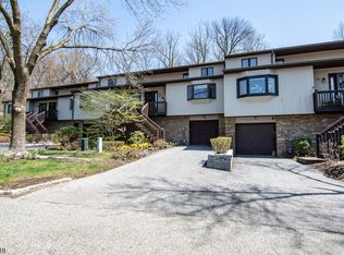 43 S Peach Hill Ct, Ramsey, NJ 07446