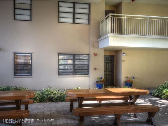 5th image of 3100 NE 48th St APT 116