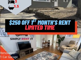 322 Hilltop Rd, Ames, IA 50014