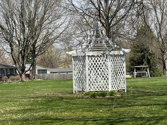 3rd image of 343 Laughbaum Dr