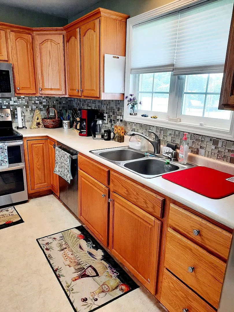 4- bedrooms, 3.5 bath home — Photo 3