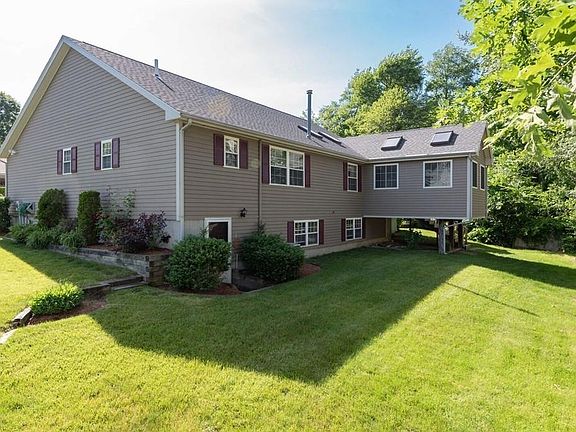 2nd image of 33 Grampian Way