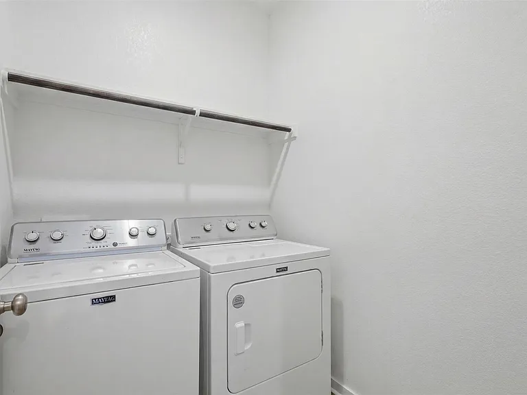 12528 Cockatto Xing — Photo 26