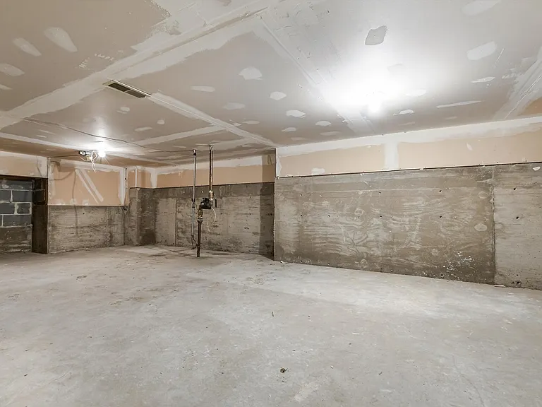 1308 S Plymouth Ct — Photo 38