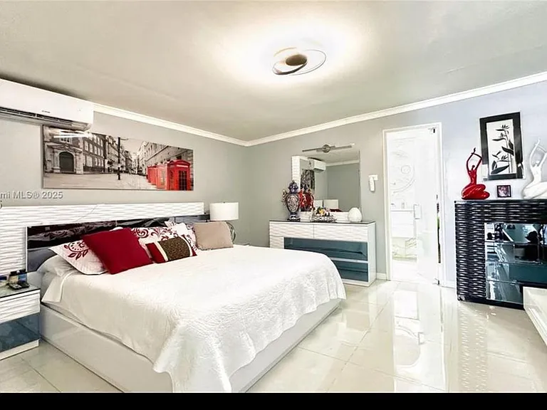 20515 NW 45th Ave — Photo 18