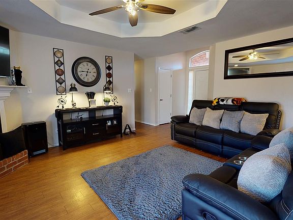 4th image of 41 Green Oak Cir