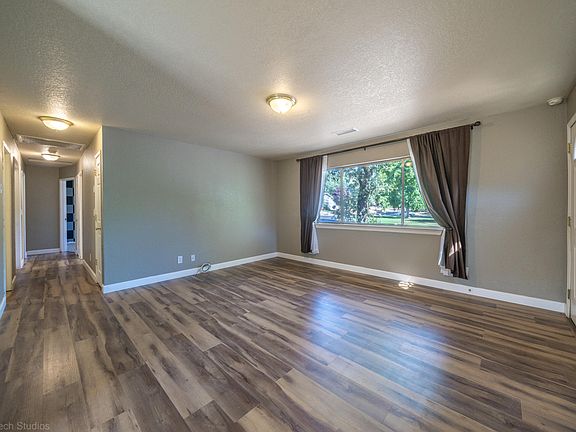 3rd image of 950 Central Ave