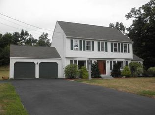 14 Deerwood Dr, Litchfield, NH 03052