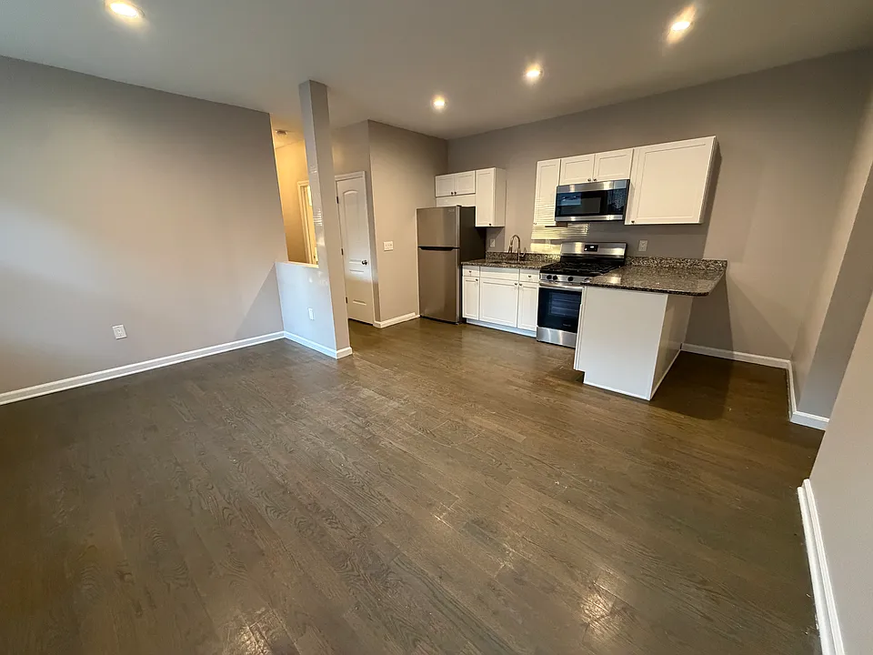116 West St #2W