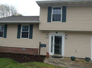 24 Diggs Dr, Hampton, VA 23666
