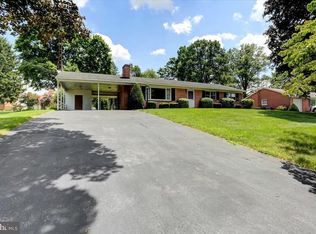 2934 Jefferson Dr, Chambersburg, PA 17201