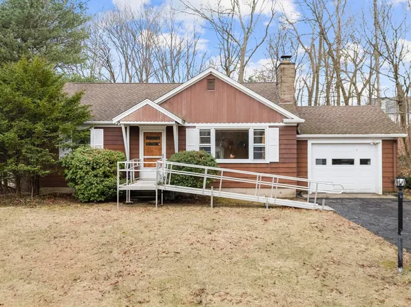 55 Beardsley Parkway, Trumbull, CT 06611