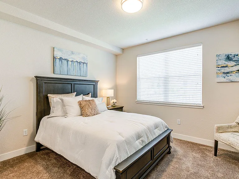 Bucking Horse Apartments — Photo 7