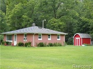 42026 Willis Rd, Belleville, MI 48111