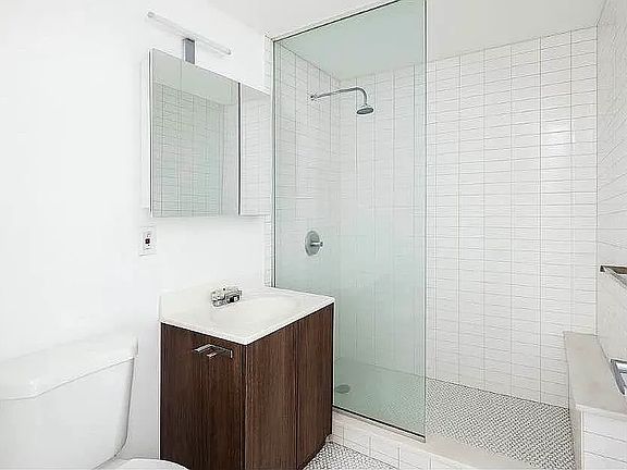 5th image of 286 Stanhope St APT 4B
