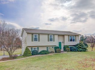 6868 Century Farms Rd, Felton, PA 17322