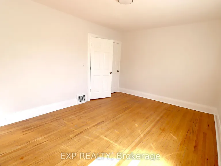 342 Eglinton Ave E — Photo 13