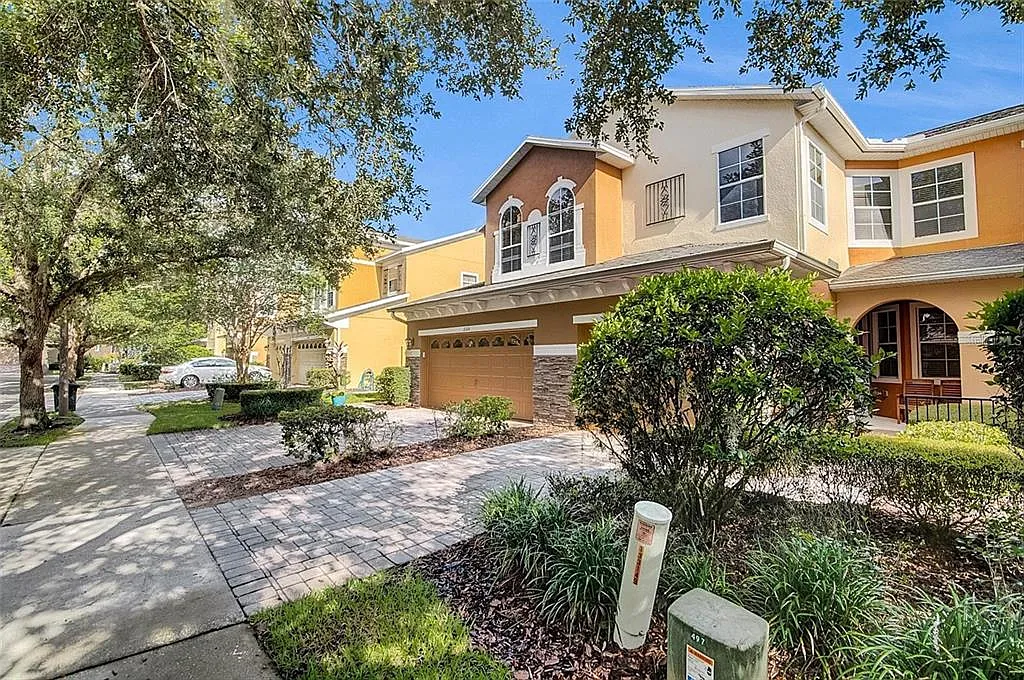 3 bed, 2.5 bath, 1502 sqft, $2,300 — Photo 2