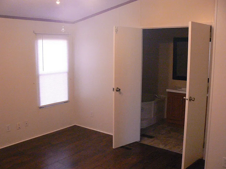123 Yates Cir — Photo 6