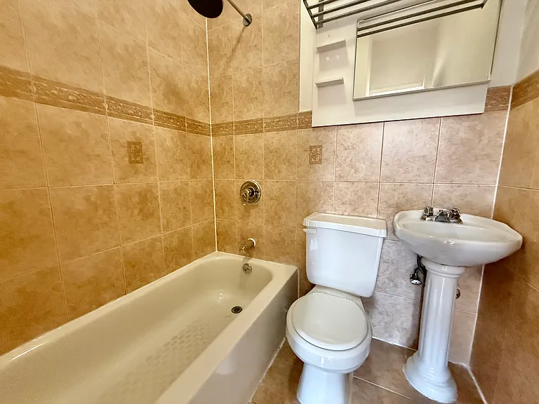 492 Kosciuszko St #2 — Photo 12