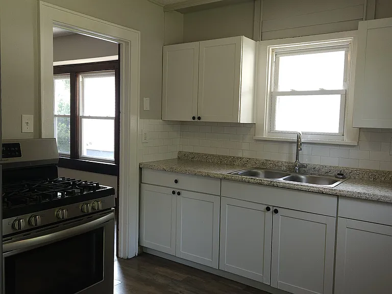 614 Sanford Ave — Photo 9