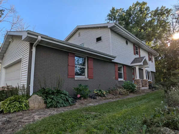 3642 Willow Rd, Green Bay, WI 54311