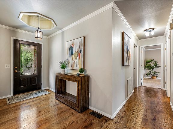 4th image of 14 Waterside Ln