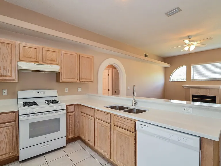 1604 Silhouette Dr — Photo 8