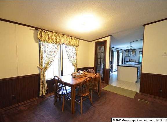 4th image of 9879 Fox Hill Dr