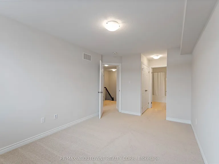 219 Dundas St E #27 — Photo 21